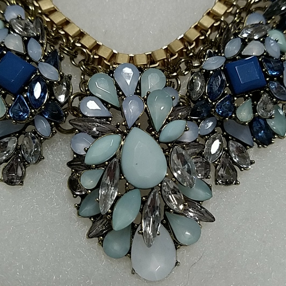 Neclace - Picture 2 of 2